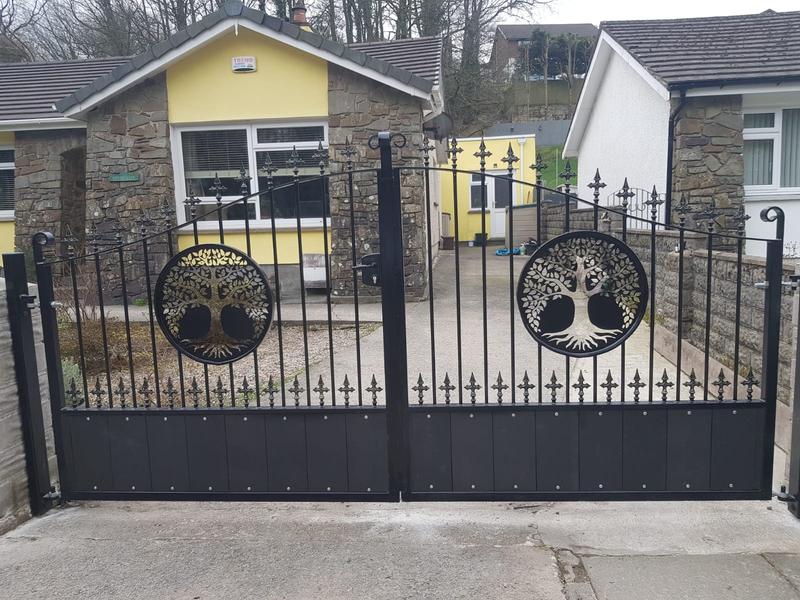 custom-railings-driveway-gate_05.jpg